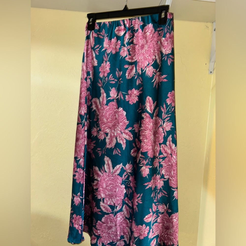 Flowy floral skirt
